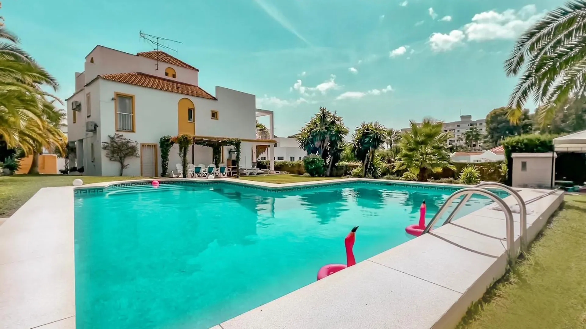 Beautiful Villa Close To Puerto Banus Marbella